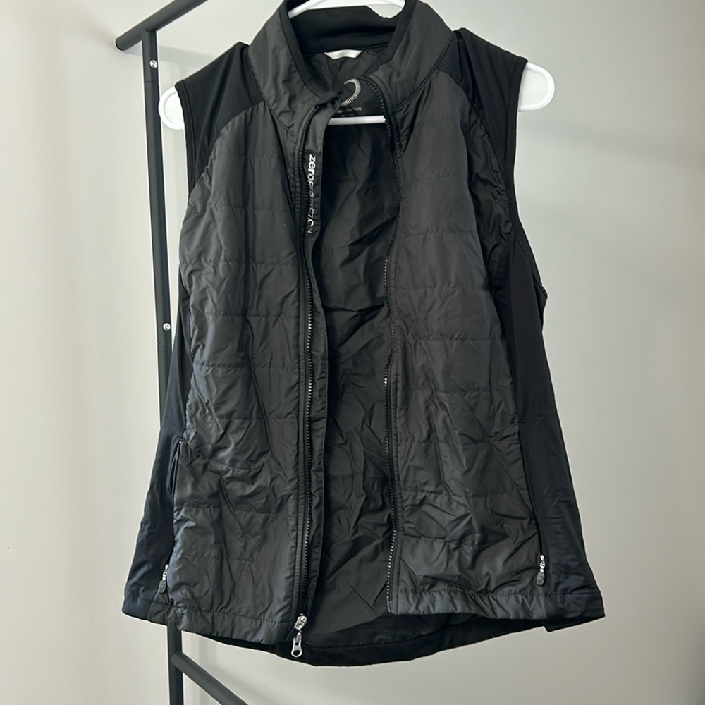 Zero Restriction women’s active vest. Size L. Super light-weight. Never worn